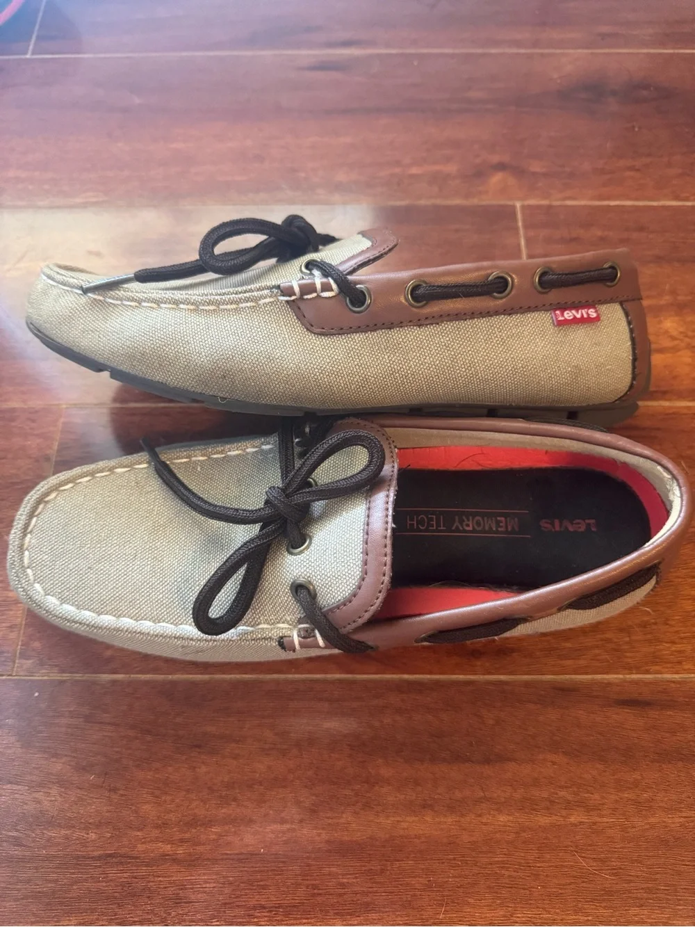 Levi's Men's Tan Canvas loafers
